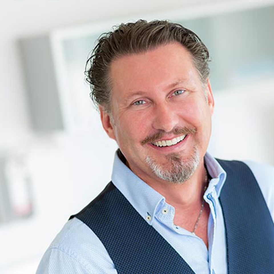 Prof. Dr. Dr. MSc. Manfred Nilius - Ihr Zahnarzt und Facharzt für Mund-, Kiefer- und plastische Gesichtschirurgie